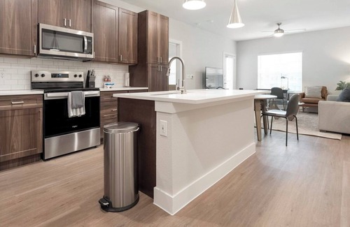 Seguin Appartement | Virginia 2BD 4 - Two Bedroom Apartment, Sleeps 4