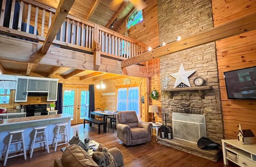 Pine Mountain Cabine | Rustic Star