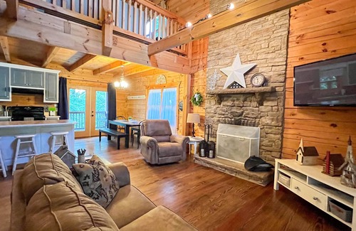 Pine Mountain Cabine | Rustic Star