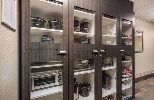 Irvine Appartement | Visit Irvine Spectrum Center! Pet-friendly Property, Full Kitchen!