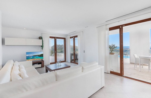 Urbanitzacio la Font Villa | Vista Bahia est une luxueuse villa avec 4 chambres et 3 salles de bains