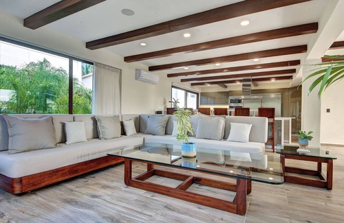 Playacar Fase I Villa | Vista Hermosa: Spacious 8-BR Villa w/ Rooftop Pool & Terrace in Playa del Carmen