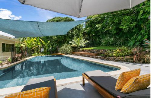 Whitfield Villa | Vista Hillview Family Villa