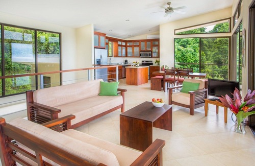 Parrita Maison | CRT- Casa Vista Pacifica - Maison dans la forêt tropicale avec des vues incroyables et Wi-Fi
