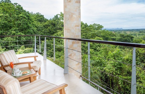 Parrita Maison | CRT- Casa Vista Pacifica - Maison dans la forêt tropicale avec des vues incroyables et Wi-Fi