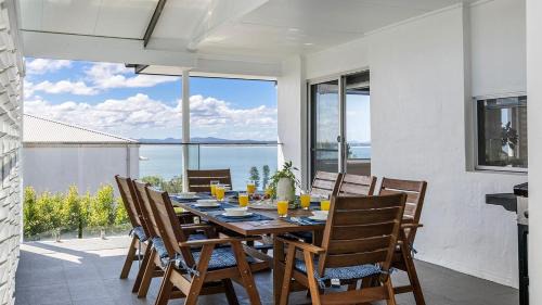 Corlette Maison | Vista Port Stephens - Luxurious Coastal Retreat