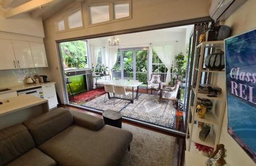 Arncliffe Maison | Vista Unit + Bamboo House Close to the City & Airport & Train station and Brighton Le Sands Beach