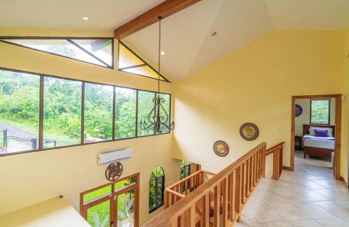 Parrita Maison | VISTA VERDE HOUSE W/POOL & WIFI