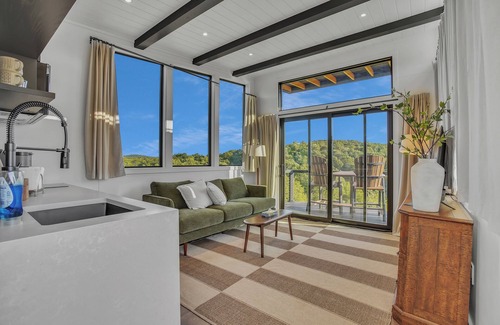 Warfordsburg Maison | Vista View | Amazing Views + Deck + Grill