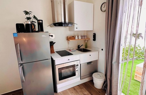 Camacuri Appartement | Vistalmar Mini Studio in lovely Oranjestad with Private Plunge Pool, WiFi and AC
