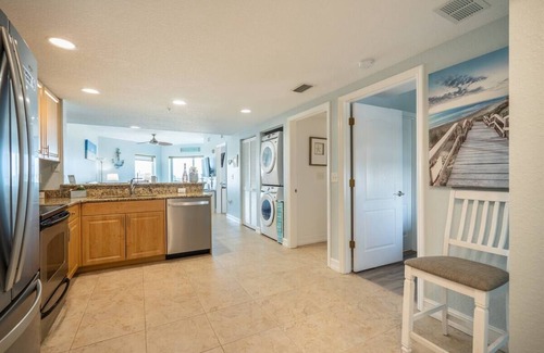 Treasure Island Copropriété | Vitamin SEA & Sunset Views Treasure Island, FL find us @ oasisgetaways.us
