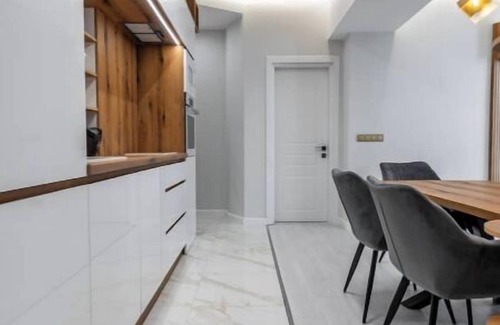 Sofia City Center Maison | Vitoshka Luxury: 2-BR Retreat
