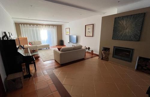 Cascais Maison | Vivenda espaçosa com jardim e churrasqueira