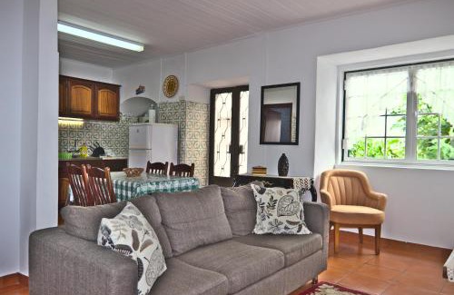 Praia da Vitoria Maison | Vivenda Gomes AL