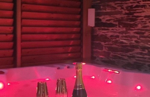 Moisdon-la-Riviere Maison | Vivez une aventure amoureuse dans un lieu insolite,au concept de love-gîte