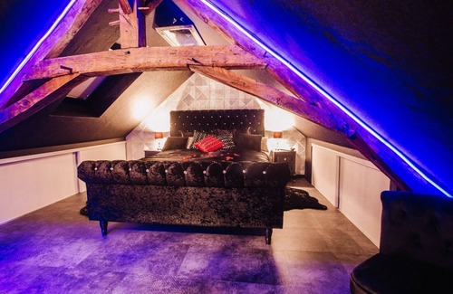 Moisdon-la-Riviere Maison | Vivez une aventure amoureuse dans un lieu insolite,au concept de love-gîte