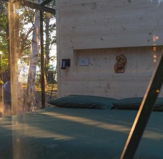 Peveragno Autre | Vivi la Magia di Bisdalù - Dormi nella Stanza nel Bosco, Ammira le Stelle e Rilassati con l'Area Benessere e Colazione
