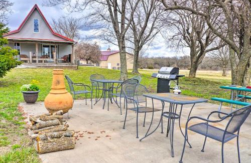 Towanda Maison | Vivid Cedar Ridge Cabin about 23 Miles to Wichita!