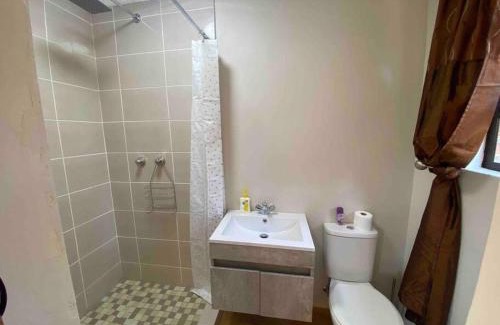 Bela-Bela Appartement | Vlakkieskraal FarmStay - Bosvark Cabin
