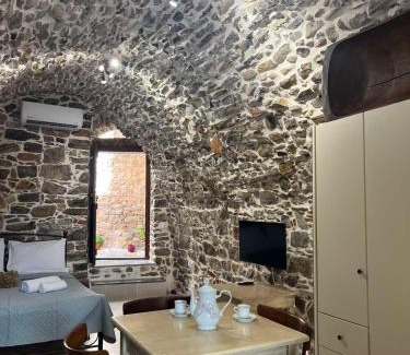 Olympi Appartement | Vlychos Olympi Lodges - Chios Cozy Getaways