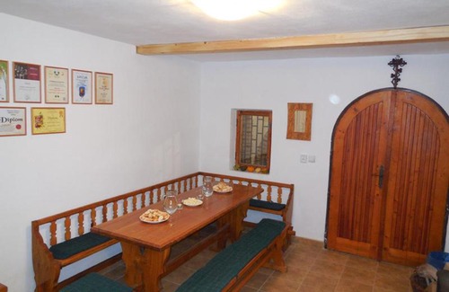 Mutenice Maison | Vojtěch Jestřáb - rodinné vinařství