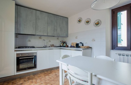 Volastra Appartement | Volastra Cozy APT - with Terrace & Seaview