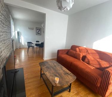 Lempdes Appartement | Volcan Ocre-4 pers-Spacieux et chaleureux - Parking privatif - Proches axes, commerces et services - Check in 24-24