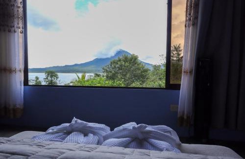 El Fosforo Appartement | Volcano & Lake View Oasis with Scenic Tub