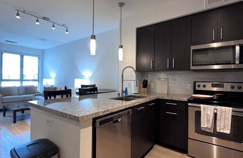 Grantville Appartement | Vora Mission Valley East: Modern 1BR in Trendy San Diego
