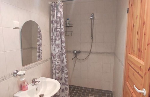 Suuresadama Appartement | Vormsi ohvitseride maja korter nr 7