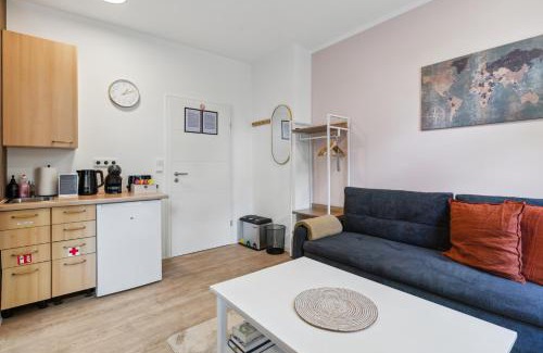 Eichwalde Appartement | Vorstadtoase für 3 - Queensize-Bett, Schlafcouch, Parkplatz & Netflix - Nähe BER