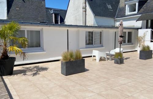 Concarneau Appartement | Votre mini maison en plein cœur du centre ville -terrasse - et parking privé sur place clos - draps et ménage inclus