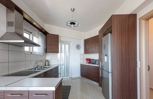 Filaki Appartement | Vourvahis Seaview Apartment in Karoti