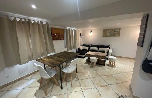 Riez Appartement | Vous viendrez vivre ici , 3 pièces châtaignier garage à moto
