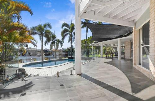 Banksia Beach Maison | Voyagers Resort - Stunning home!