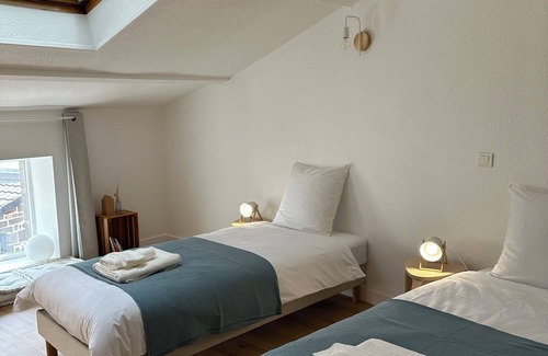 Charbonnieres-les-Varennes Maison | Vrbo Property