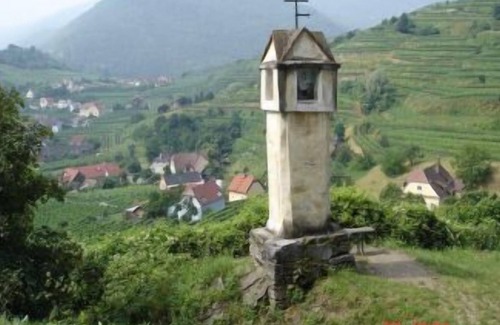 Spitz Appartement | Vrbo Property
