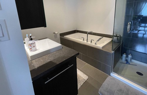 Rosemont-La Petite-Patrie Appartement | Vrbo Property