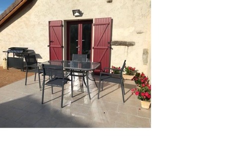 Gourdon Maison | gite des hirondelles calme proche de la foret
