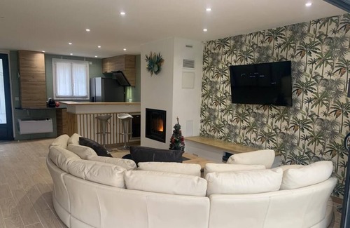 Mandres-les-Roses Maison | Vrbo Property