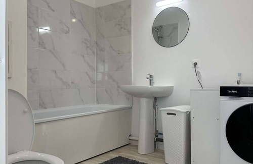 Meaux Appartement | Vrbo Property