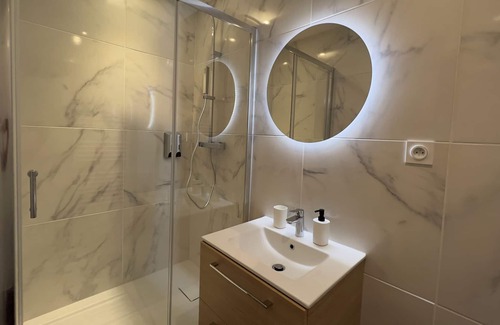 Montlucon Appartement | Vrbo Property