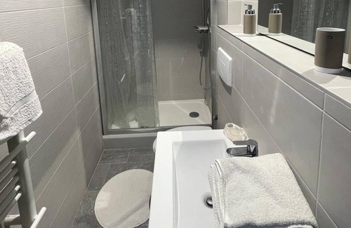 Mouroux Appartement | Vrbo Property