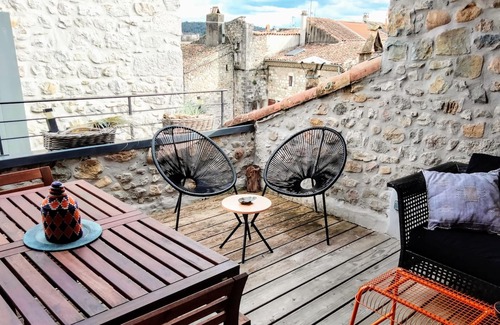 Ruoms Cottage | Gîte de Charme avec terrasse au coeur de Ruoms