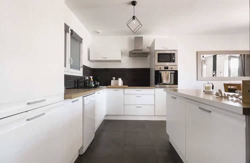 Saint-Hippolyte Maison | Vrbo Property