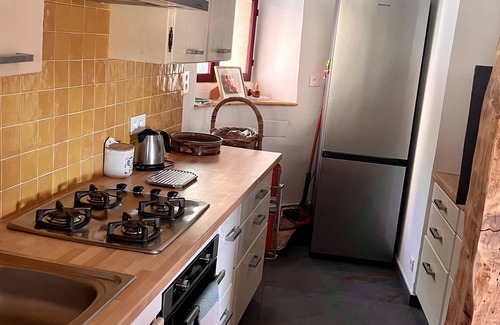 Vic-le-Comte Maison | Vrbo Property