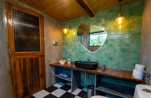 Mandrem Station Balnéaire | Vrihi A-Frame Villa: Aranya AC 2-Bed Wi-Fi Mandrem Beach