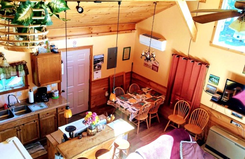 Moriah Center Cottage | PARADIS VACANCES VT - Lac Champlain Parfait 4 GROUPES LG / 3 chalets Disponible!