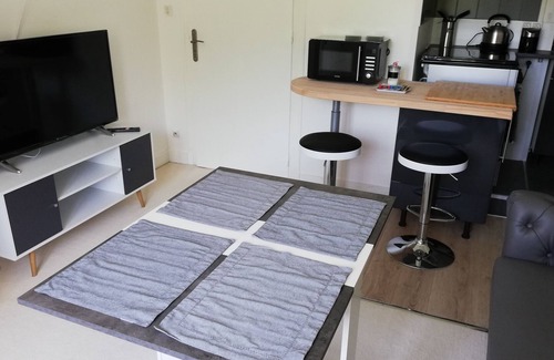 Excideuil Appartement | Studio-Appartement-Douche-Vue historique-Studio