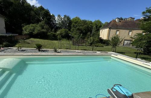Excideuil Lit Et Petit-Déjeuner | Vue du Château d'Excideuil en chambres